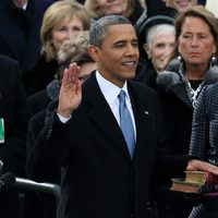 Barack Obama jura su cargo junto a Michelle Obama frente al Capitolio