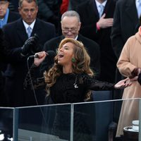 Beyoncé canta el himno de Estados Unidos junto a Barack Obama en su toma de posesión