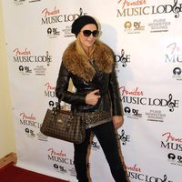 Paris Hilton en el Fender Music Lodge