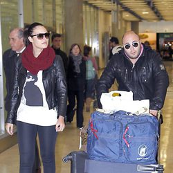 Kiko Rivera y Jessica Bueno en el aeropuerto de Barajas