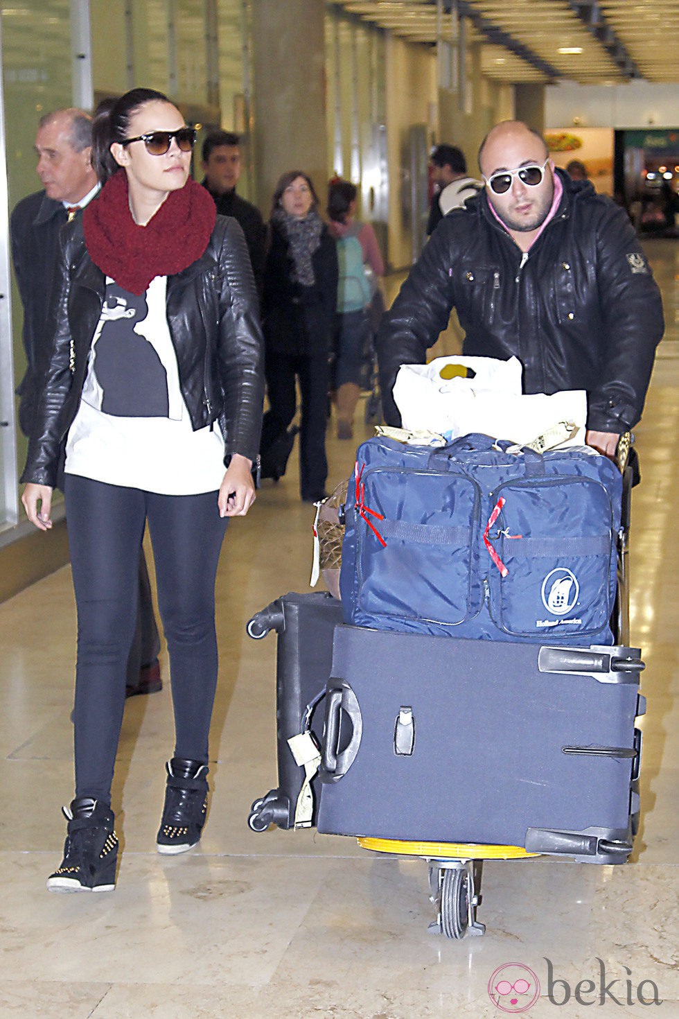 Kiko Rivera y Jessica Bueno en el aeropuerto de Barajas