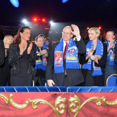 Pauline Ducruet, Estefanía de Mónaco, los Príncipes Alberto y Charlene y Pierre Casiraghi en la clausura del Festival de Circo de Monte-Carlo 2013