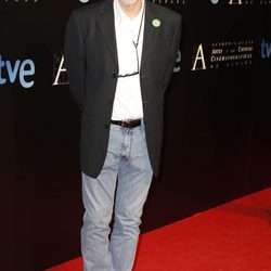 Fernando Trueba en la entrada de la cena de los nominados a los Goya 2013