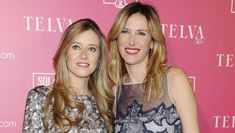 Alejandra Prat y su hermana en los Premios Telva de Belleza 2013