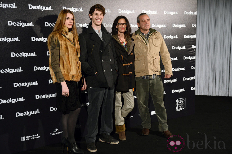 Cristina Duato, Nicolás Coronado, Paola Dominguín y su novio en la 080 Barcelona Fashion