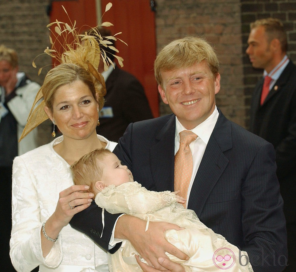 Guillermo y Máxima de Holanda en el bautizo de la Princesa Amalia en 2004