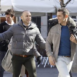 Jesús Vázquez y Roberto Cortés paseando por Madrid