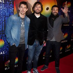 Adrián Lastra, Daniel Sánchez Arévalo y Mikel Fernández en el estreno de '40 El Musical'