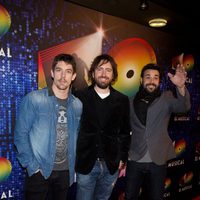 Adrián Lastra, Daniel Sánchez Arévalo y Mikel Fernández en el estreno de '40 El Musical'