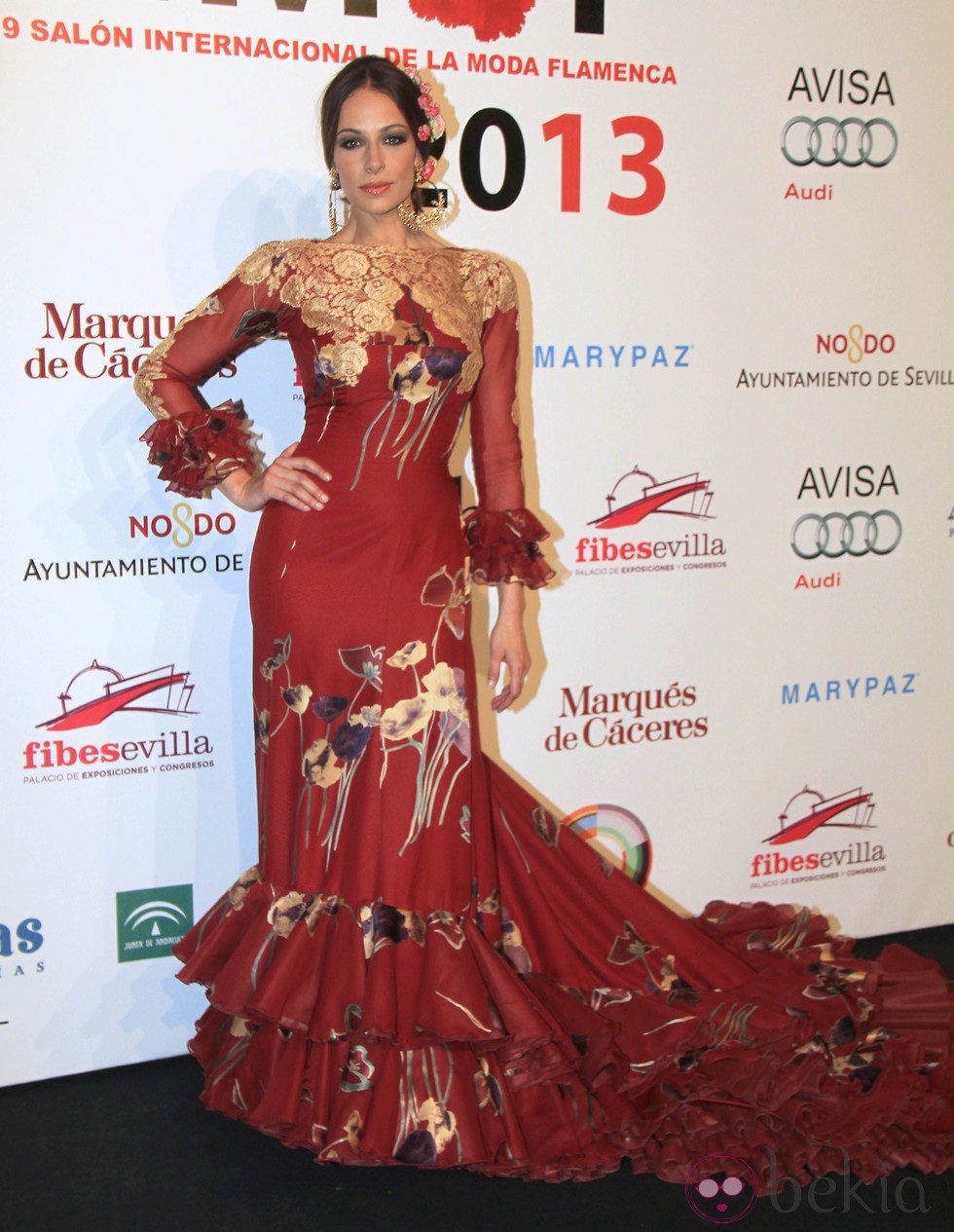 Eva González vestida de flamenca en el SIMOF 2013