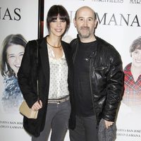 Maribel Verdú y Javier Cámara en el estreno de la obra de teatro 'Hermanas'