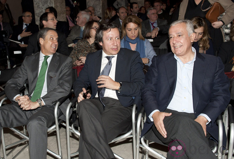 Eduardo Zaplana, Carlos Floriano y Javier Arenas en la presentación del archivo documental de Gregorio Ordóñez
