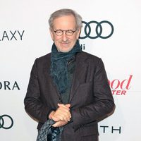 Steven Spielberg en la fiesta tras el almuerzo de los nominados a los Oscar 2013