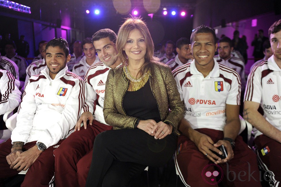 Ivonne Reyes con la Selección de Fútbol de Venezuela en Madrid