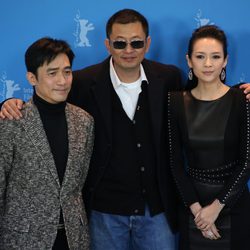 Tony Leung, Wong Kar-Wai y Zhang Ziyi en la presentación de 'The Grandmasters' en la Berlinale