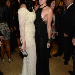Katy Perry y Miley Cyrus en la gala pre-Grammy 2013