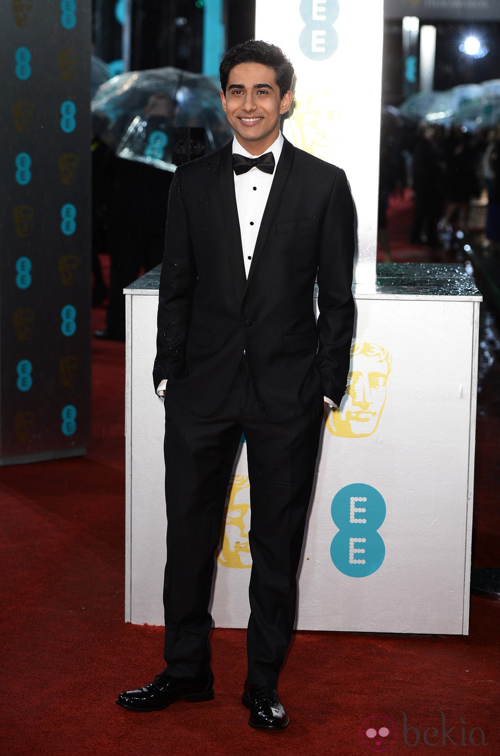 Suraj Sharma en la alfombra roja de los BAFTA 2013
