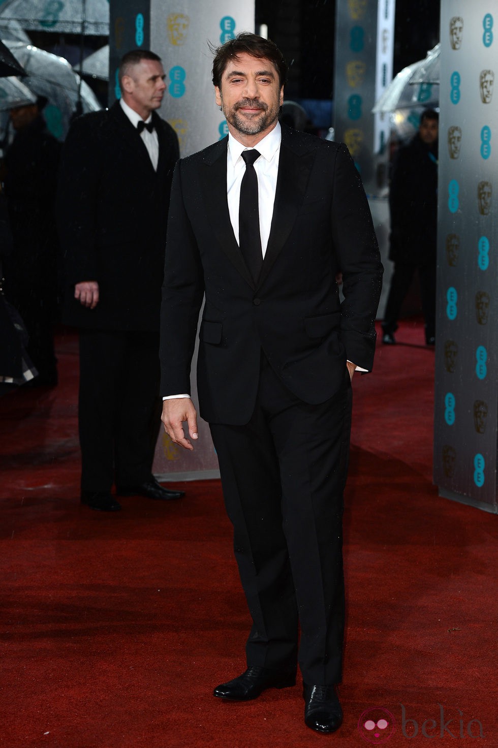 Javier Bardem posa para los fotógrafos en la alfombra roja de los BAFTA 2013
