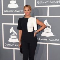 Beyoncé en la alfombra roja de los Grammy 2013