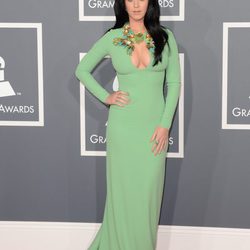Katy Perry en la alfombra roja de los Grammy 2013
