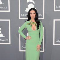 Katy Perry en la alfombra roja de los Grammy 2013