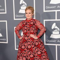 Adele en la alfombra roja de los Grammy 2013