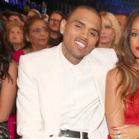 Rihanna y Chris Brown en la entrega de los Grammy 2013