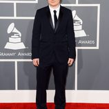 Ed Sheeran en la alfombra roja de los Grammy 2013