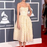 Alexa Chung en los Grammy 2013