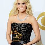Carrie Underwood con su premio Grammy 2013