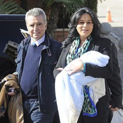 José Ortega Cano y Ana María Aldón presentan a su hijo recién nacido José María