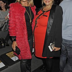 Cari Lapique y Caritina Goyanes en el desfile de Aristocrazy en Madrid Fashion Week otoño/invierno 2013/2014