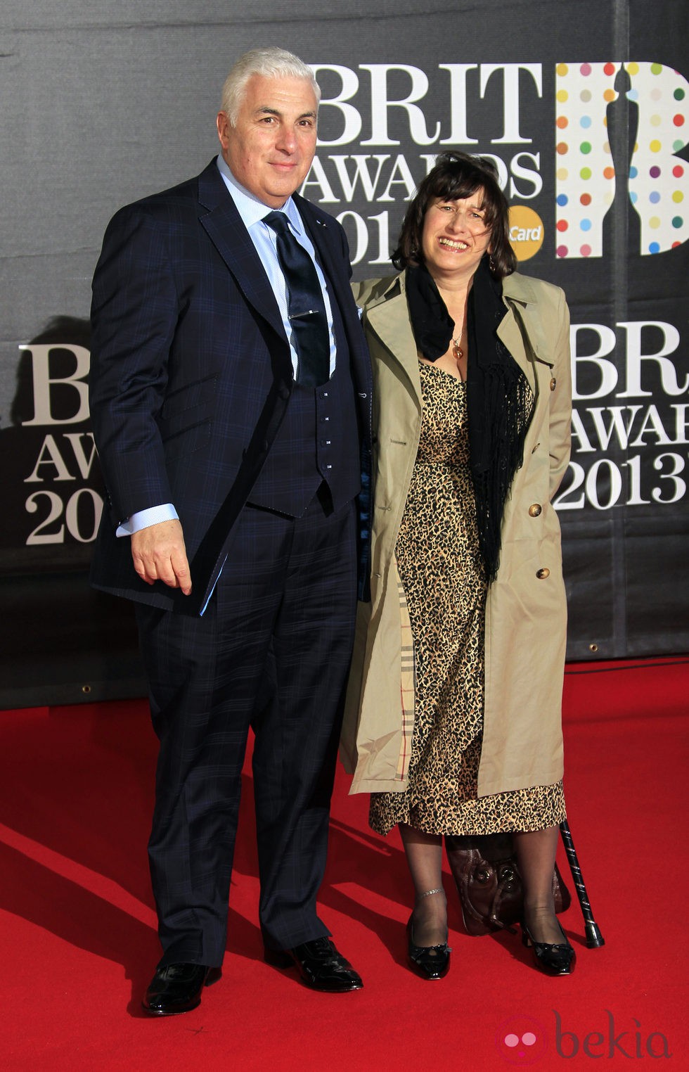 Los padres de Amy Winehouse en la alfombra roja de los Brit Awards 2013