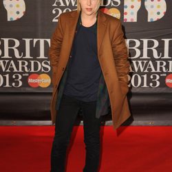Tom Odell en la alfombra roja de los Brit Awards 2013