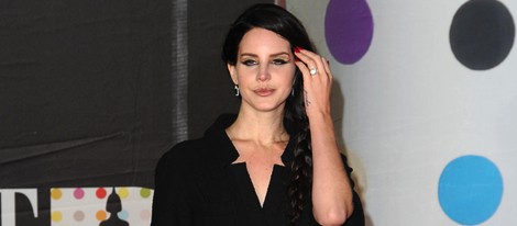 Lana del Rey en la alfombra roja de los Brit Awards 2013
