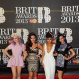 Little Mix en la alfombra roja de los Brit Awards 2013