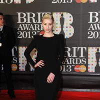 Iggy Azalea en los Brit Awards 2013
