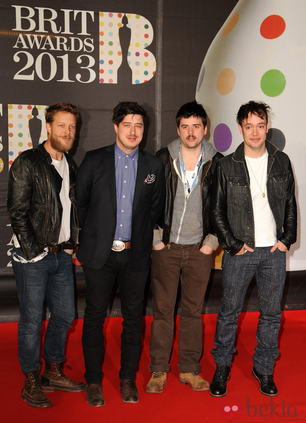 Mumford & Sons en los Brit Awards 2013