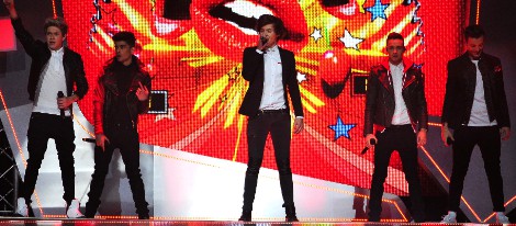 Actuación de One Direction en los Brit Awards 2013
