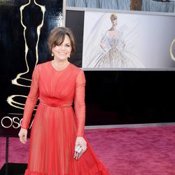 Sally Field en la alfombra roja de los Oscar 2013
