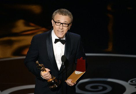Christoph Waltz recogiendo el Oscar 2013 a Mejor actor de reparto