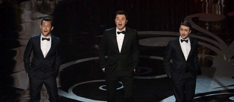 Joseph Gordon-Levitt, Seth MacFarlane y Daniel Radcliffe cantando en los Oscar 2013