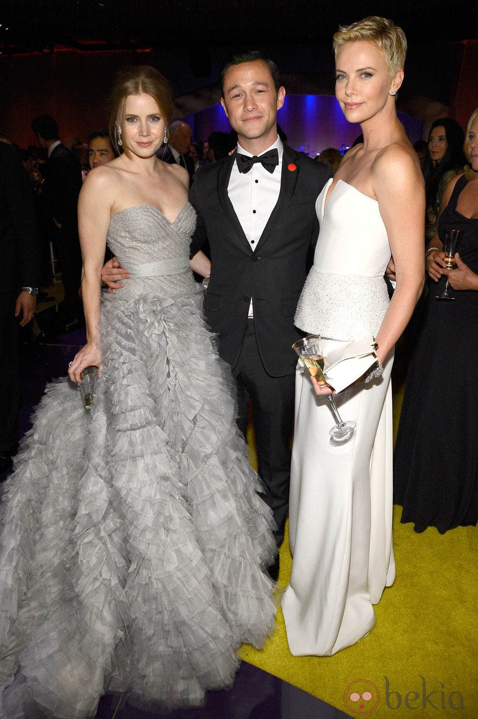 Amy Adams, Joseph Gordon-Levitt y Charlize Theron en la fiesta Governors Ball tras los Oscar 2013