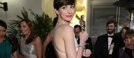 Anne Hathaway en la fiesta Governors Ball tras los Oscar 2013