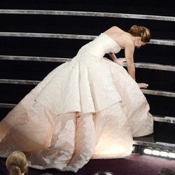 Jennifer Lawrence se cae en los Oscar 2013