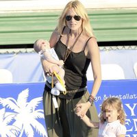 Carolina Cerezuela con sus hijos en el torneo de tenis de Delray Beach