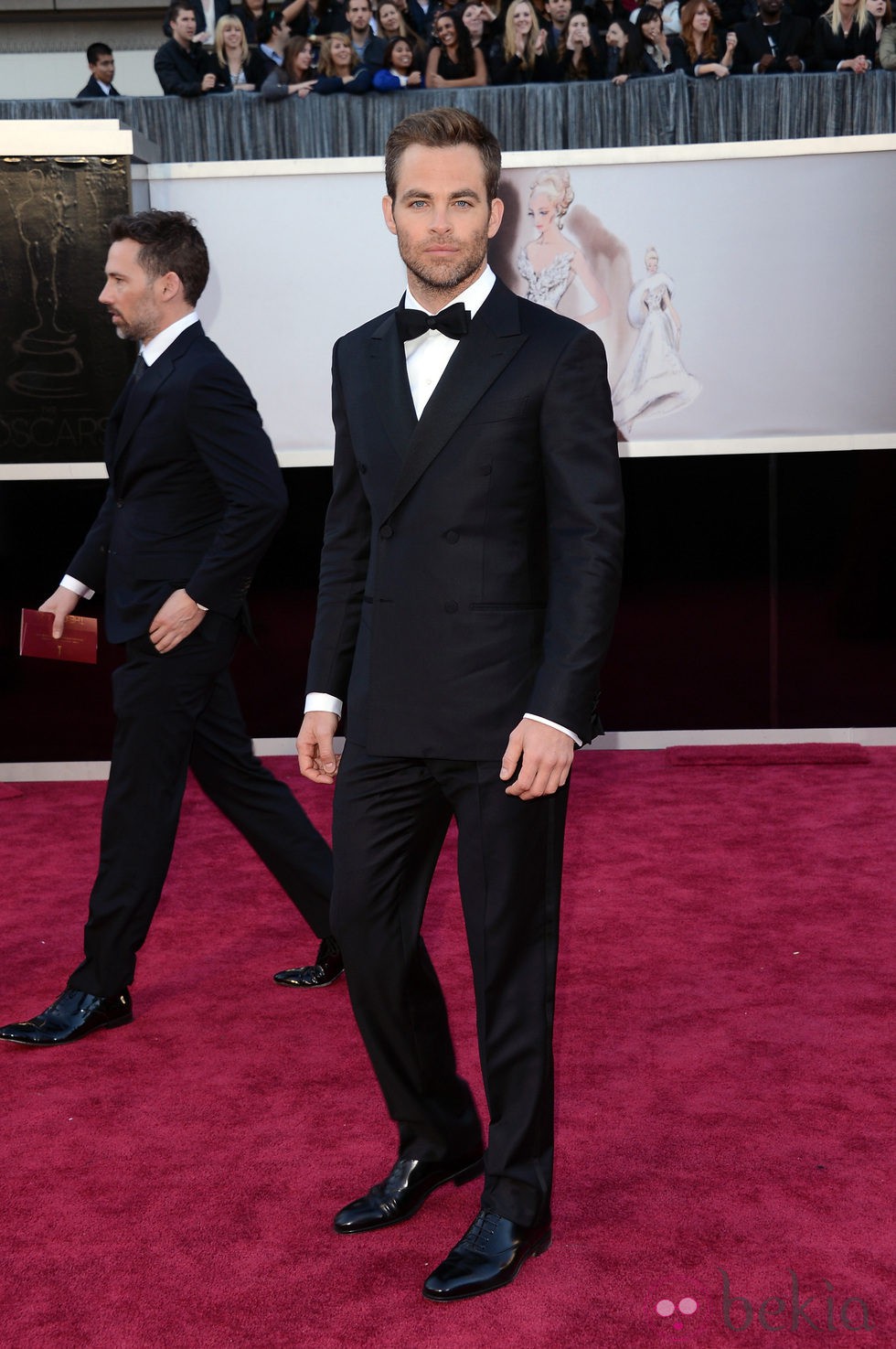 Chris Pine en la alfombra roja de los Oscar 2013