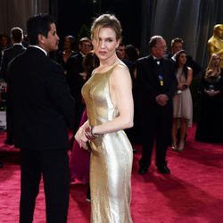 Renee Zellweger en la alfombra roja de los Oscar 2013