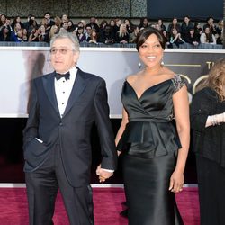 Robert De Niro y Grace Hightower en los Oscar 2013