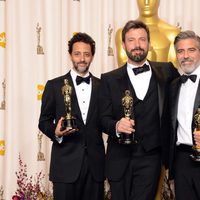 El equipo de 'Argo' con sus estatuillas en los Oscar 2013